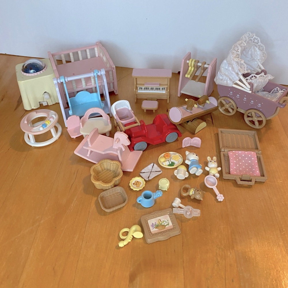 Calico Critters Nursery and Toys Furniture Lot Set